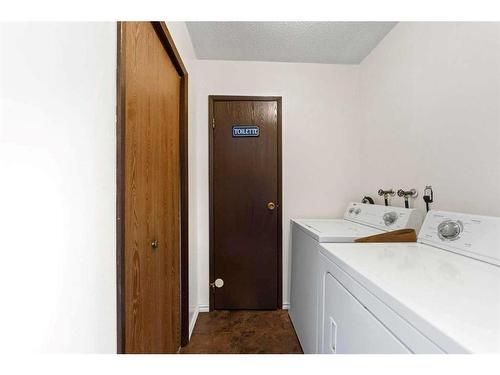 502 Railway Avenue, Bawlf, AB - Indoor Photo Showing Laundry Room