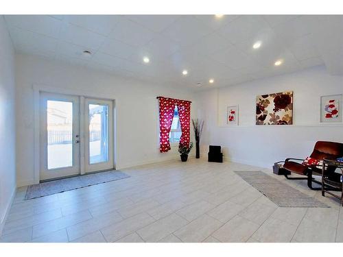 6 Lyon Cres. Crescent, Sylvan Lake, AB - Indoor Photo Showing Other Room