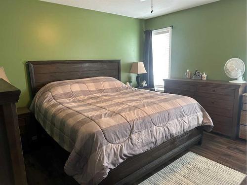 4407 58 Street Close, Rocky Mountain House, AB - Indoor Photo Showing Bedroom