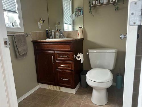 4407 58 Street Close, Rocky Mountain House, AB - Indoor Photo Showing Bathroom