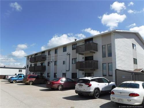 203-114 Mount Pleasant Drive, Camrose, AB - Outdoor