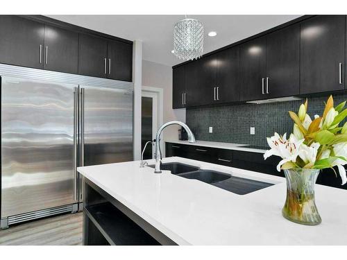 10 Regal Court, Sylvan Lake, AB - Indoor Photo Showing Kitchen With Double Sink With Upgraded Kitchen