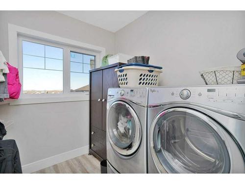 10 Regal Court, Sylvan Lake, AB - Indoor Photo Showing Laundry Room