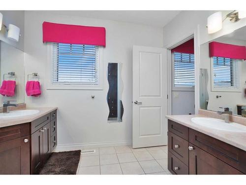 18 Overand Place, Red Deer, AB - Indoor Photo Showing Bathroom