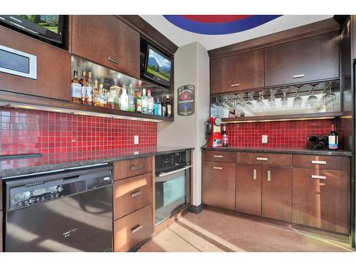 18 Overand Place, Red Deer, AB - Indoor Photo Showing Kitchen
