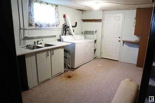 A50066 Rr15, Thorsby, AB - Indoor Photo Showing Laundry Room