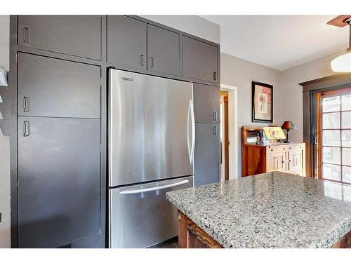 5109 45 Avenue, Red Deer, AB - Indoor Photo Showing Kitchen With Upgraded Kitchen
