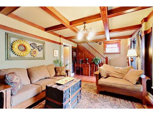 5109 45 Avenue, Red Deer, AB - Indoor Photo Showing Living Room