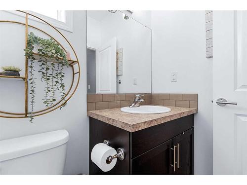 165 Norseman Close, Penhold, AB - Indoor Photo Showing Bathroom