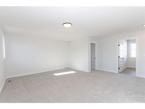 153 Thompson Crescent, Red Deer, AB - Indoor Photo Showing Other Room