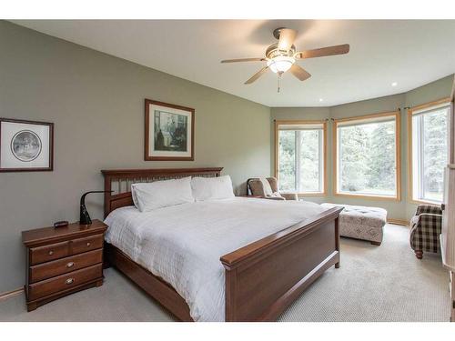 6765 40 Avenue, Red Deer, AB - Indoor Photo Showing Bedroom