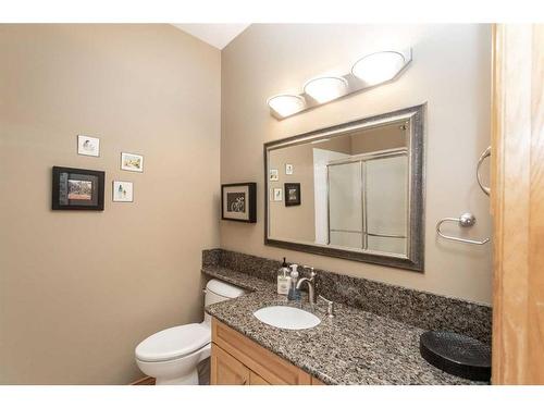 6765 40 Avenue, Red Deer, AB - Indoor Photo Showing Bathroom