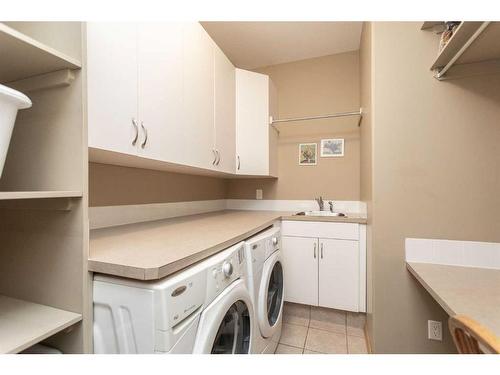 6765 40 Avenue, Red Deer, AB - Indoor Photo Showing Laundry Room