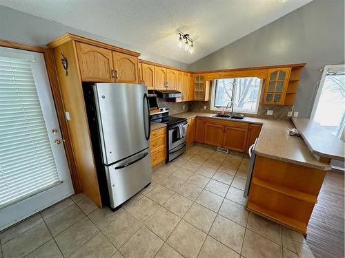 6501 58 Street, Rocky Mountain House, AB - Indoor Photo Showing Kitchen With Double Sink
