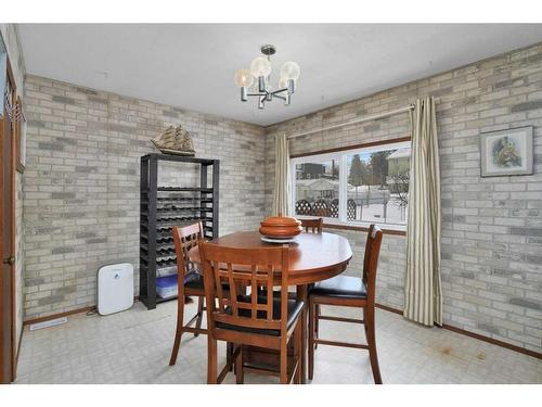 4624 48 Street, Sylvan Lake, AB - Indoor Photo Showing Dining Room