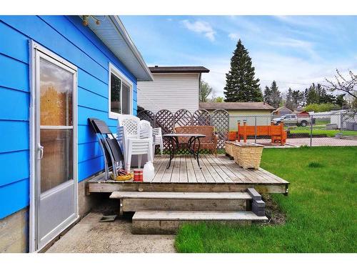 4624 48 Street, Sylvan Lake, AB - Outdoor With Deck Patio Veranda With Exterior