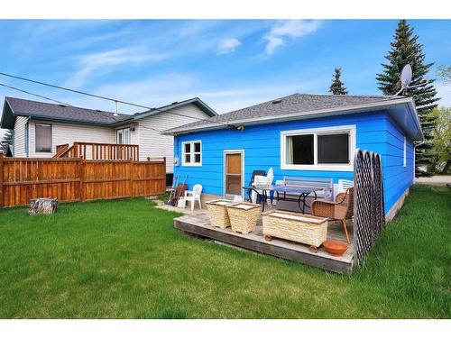 4624 48 Street, Sylvan Lake, AB - Outdoor