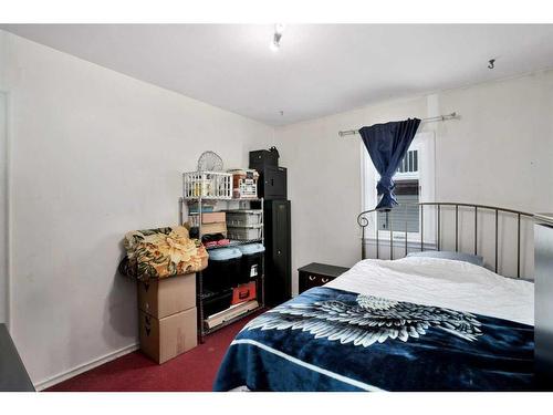 4624 48 Street, Sylvan Lake, AB - Indoor Photo Showing Bedroom