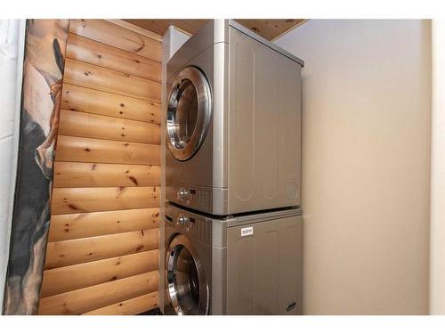 32-41124 Range Road 282 Range, Gull Lake, AB - Indoor Photo Showing Laundry Room