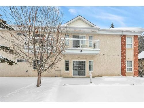 1-4903 52 St., Lacombe, AB - Outdoor