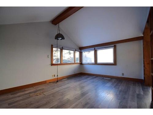 3905 50 Avenue, Sylvan Lake, AB - Indoor Photo Showing Other Room
