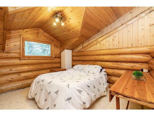 373028 7-1  Range Road, Rural Clearwater County, AB - Indoor Photo Showing Bedroom