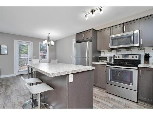 11-4716 College Avenue, Lacombe, AB - Indoor Photo Showing Kitchen