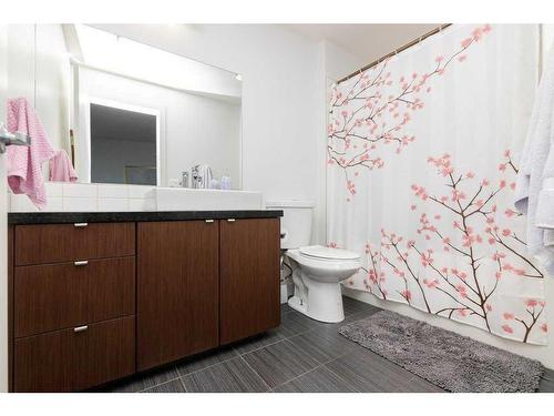 5133-2660 22 Street South, Red Deer, AB - Indoor Photo Showing Bathroom