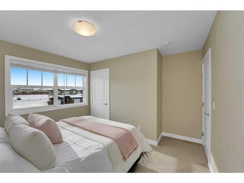 4980 Aspen Lake Boulevard, Blackfalds, AB - Indoor Photo Showing Bedroom