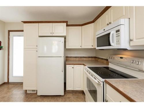 51 Carpenter Street, Red Deer, AB - Indoor Photo Showing Kitchen
