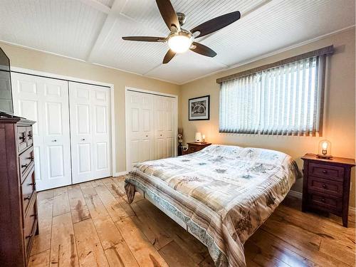 43A Sands Street, Rochon Sands, AB - Indoor Photo Showing Bedroom