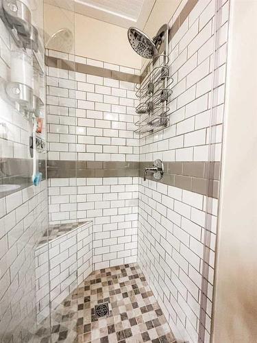 43A Sands Street, Rochon Sands, AB - Indoor Photo Showing Bathroom