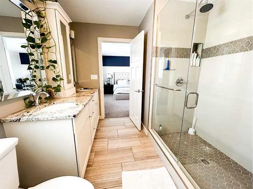 3910 48A Avenue, Ponoka, AB - Indoor Photo Showing Bathroom