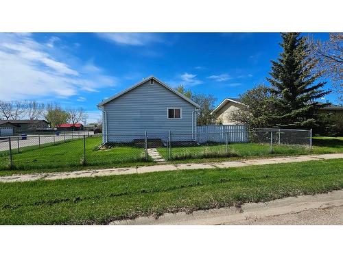 4702 Norfolk Avenue, Coronation, AB - Outdoor With Exterior