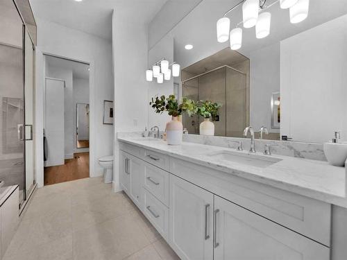 71 Royal Birch Cove Nw, Calgary, AB - Indoor Photo Showing Bathroom