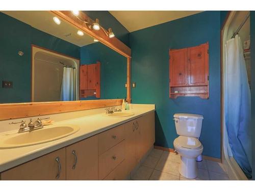 5716 60 Avenue, Rocky Mountain House, AB - Indoor Photo Showing Bathroom
