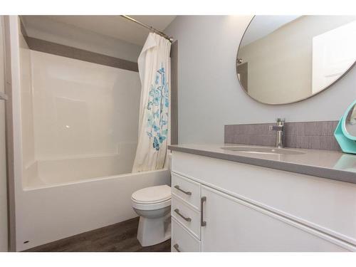 1 Toal Close, Red Deer, AB - Indoor Photo Showing Bathroom