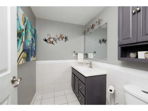 609 Timberline Drive, Fort Mcmurray, AB - Indoor Photo Showing Bathroom