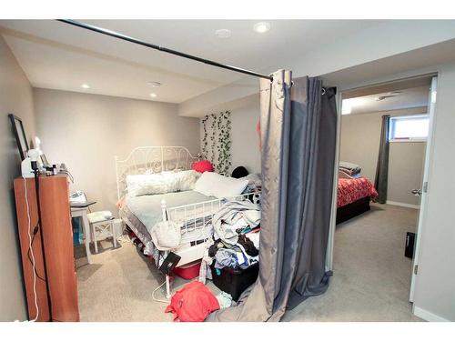 73 Selkirk Boulevard, Red Deer, AB - Indoor Photo Showing Bedroom