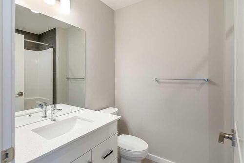 32 Linden Place, Rural Red Deer County, AB - Indoor Photo Showing Bathroom