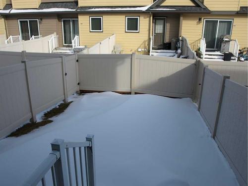 1602-30 Carleton Avenue, Red Deer, AB - Outdoor With Exterior