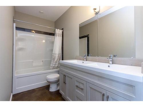 13-26553 Hwy 11, Rural Red Deer County, AB - Indoor Photo Showing Bathroom