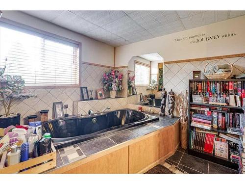 64034 Township 38-4, Rural Clearwater County, AB - Indoor Photo Showing Kitchen With Double Sink