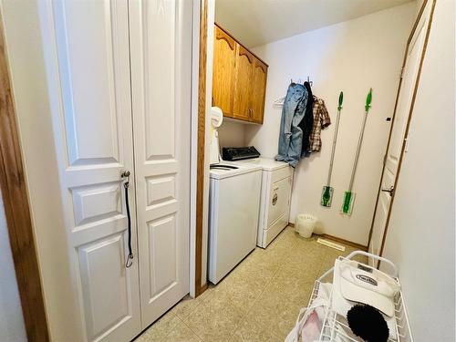 #16 100 Legacy Lane, Rimbey, AB - Indoor Photo Showing Laundry Room