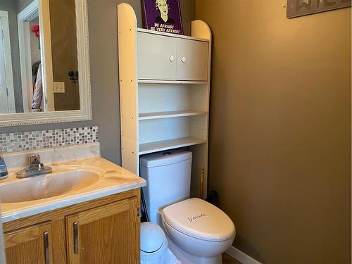 5925 54 Street, Rocky Mountain House, AB - Indoor Photo Showing Bathroom