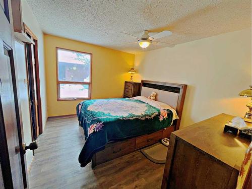 630 Cedar Way, Rural Camrose County, AB - Indoor Photo Showing Bedroom
