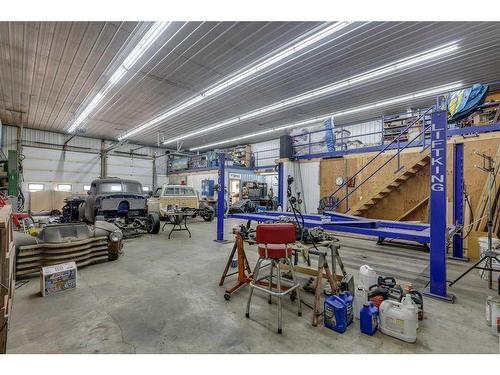 38444 Range Road 270, Rural Red Deer County, AB - Indoor Photo Showing Garage