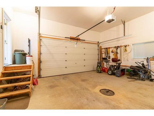 32 Macdonald Drive, Rural Stettler No. 6, County Of, AB - Indoor Photo Showing Garage