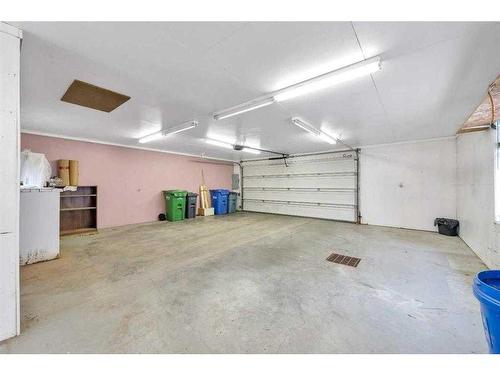 5526 49A Avenue, Red Deer, AB - Indoor Photo Showing Garage