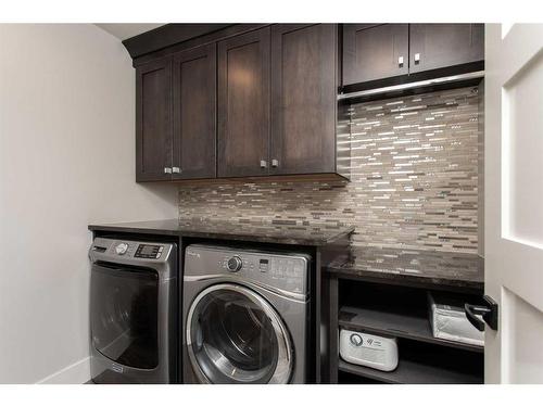 100 Garrison Circle, Red Deer, AB - Indoor Photo Showing Laundry Room